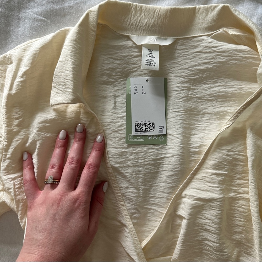 H&M blouse - Picture 3 of 4